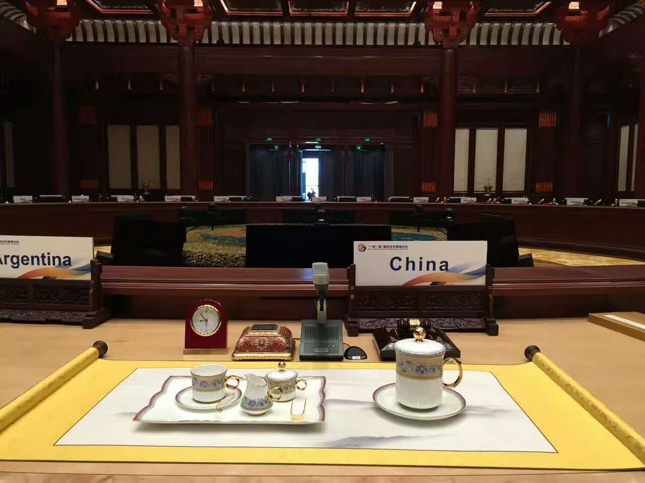 集賢瓷1.jpg